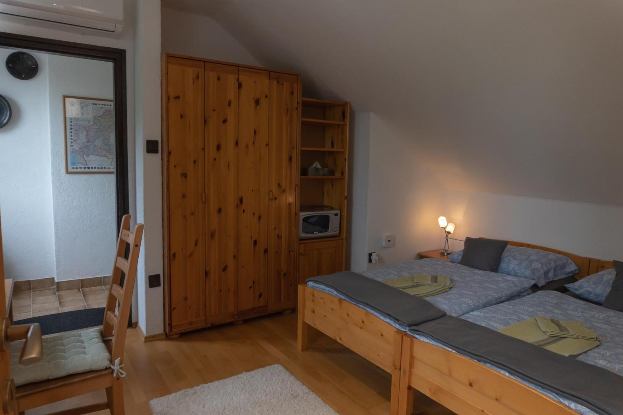 Rent A Scooter Vendeghaz Apartment Zamardi Luaran gambar